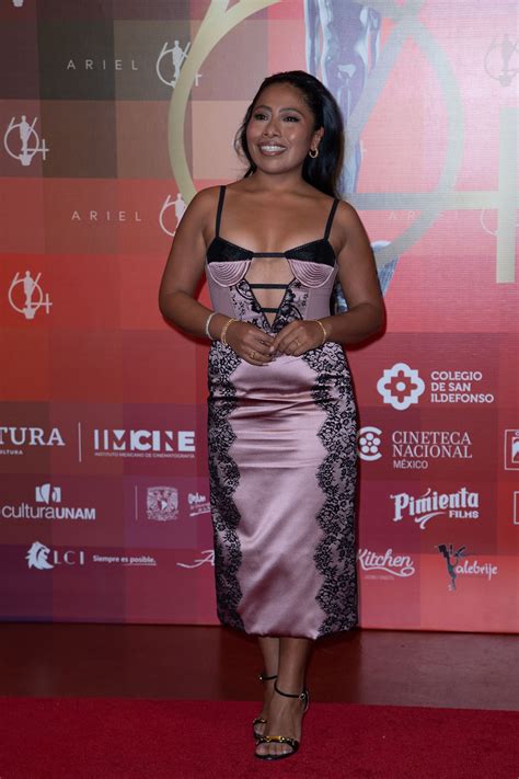 YALITZA APARICIO lució ESPECTACULAR vestido GUCCI en .